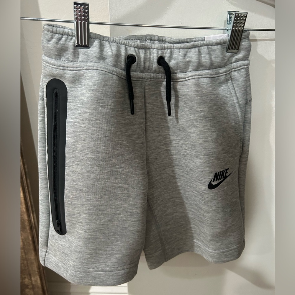 Nike Boys' Tech Fleece Shorts XS